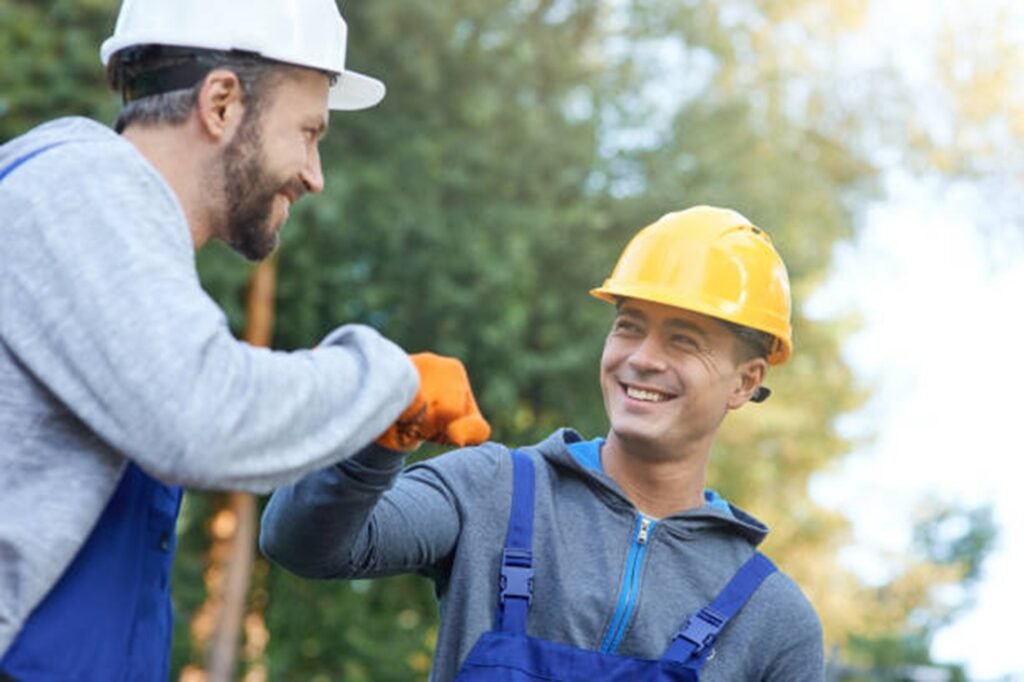 Friendly Crownline Tree Service professionals providing dependable customer service and expert tree care for homeowners in University City, MO.
